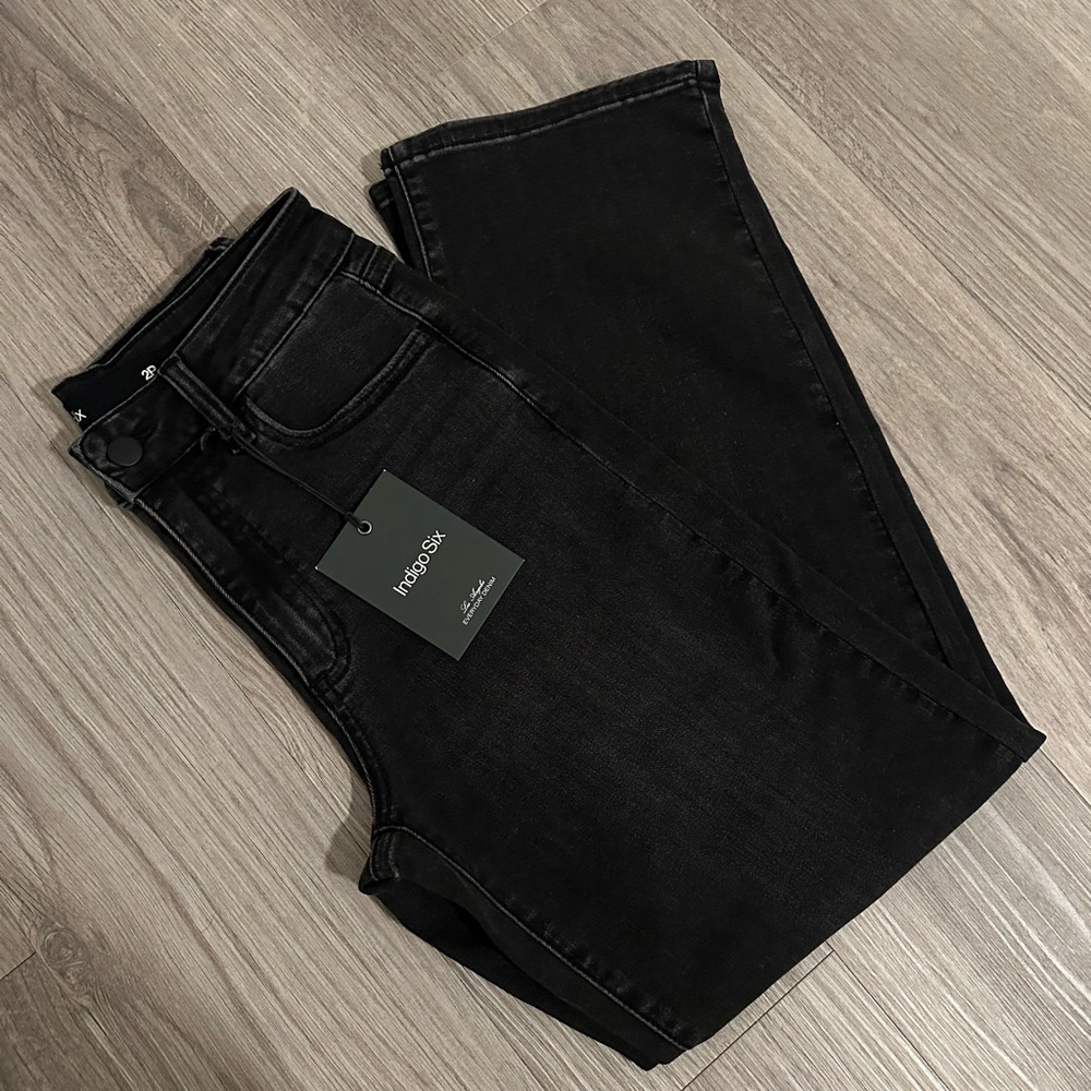 Women's Black High-waisted Straight Leg Jeans